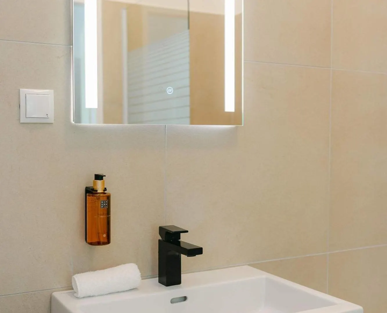 Calm 1Br Perfect For 4-6 Metro Close To Naschmarkt Βιέννη 0*,  Αυστρία