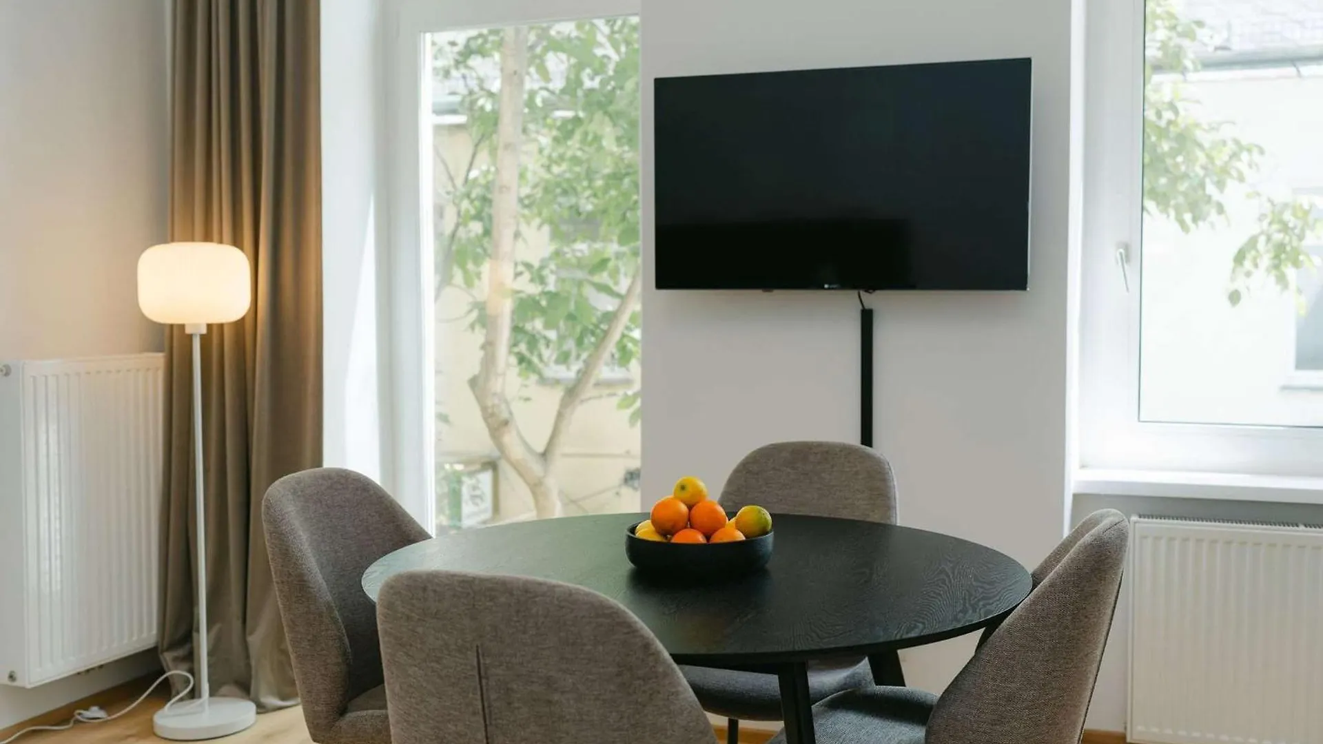 Διαμέρισμα Calm 1Br Perfect For 4-6 Metro Close To Naschmarkt Βιέννη
